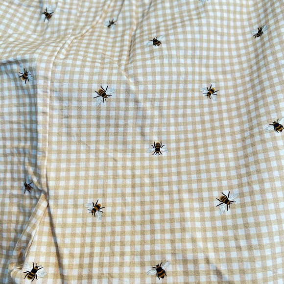 Sophie Allport “Bees Ladies Pyjama Shorts” - Picture 3 of 5